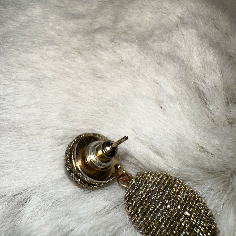 Elegant Gold Dangle Earrings - Picture 6 of 8